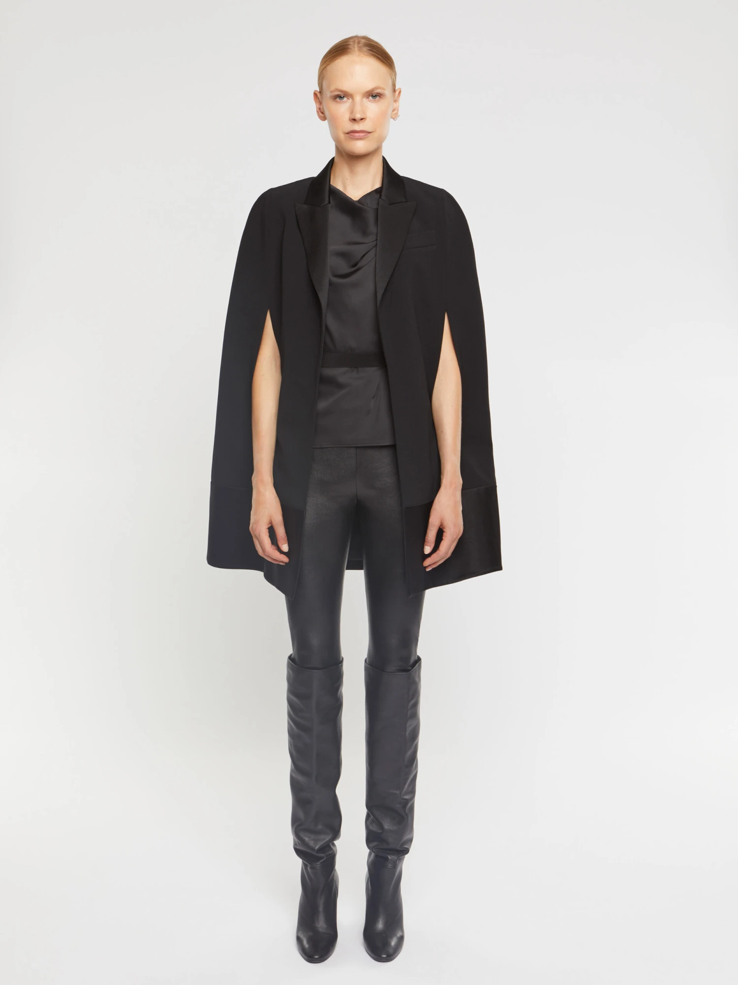 PAULE KA Cape De Cérémonie En Crêpe Envers Satin 1 PAULE KA Cape De Cérémonie En Crêpe Envers Satin