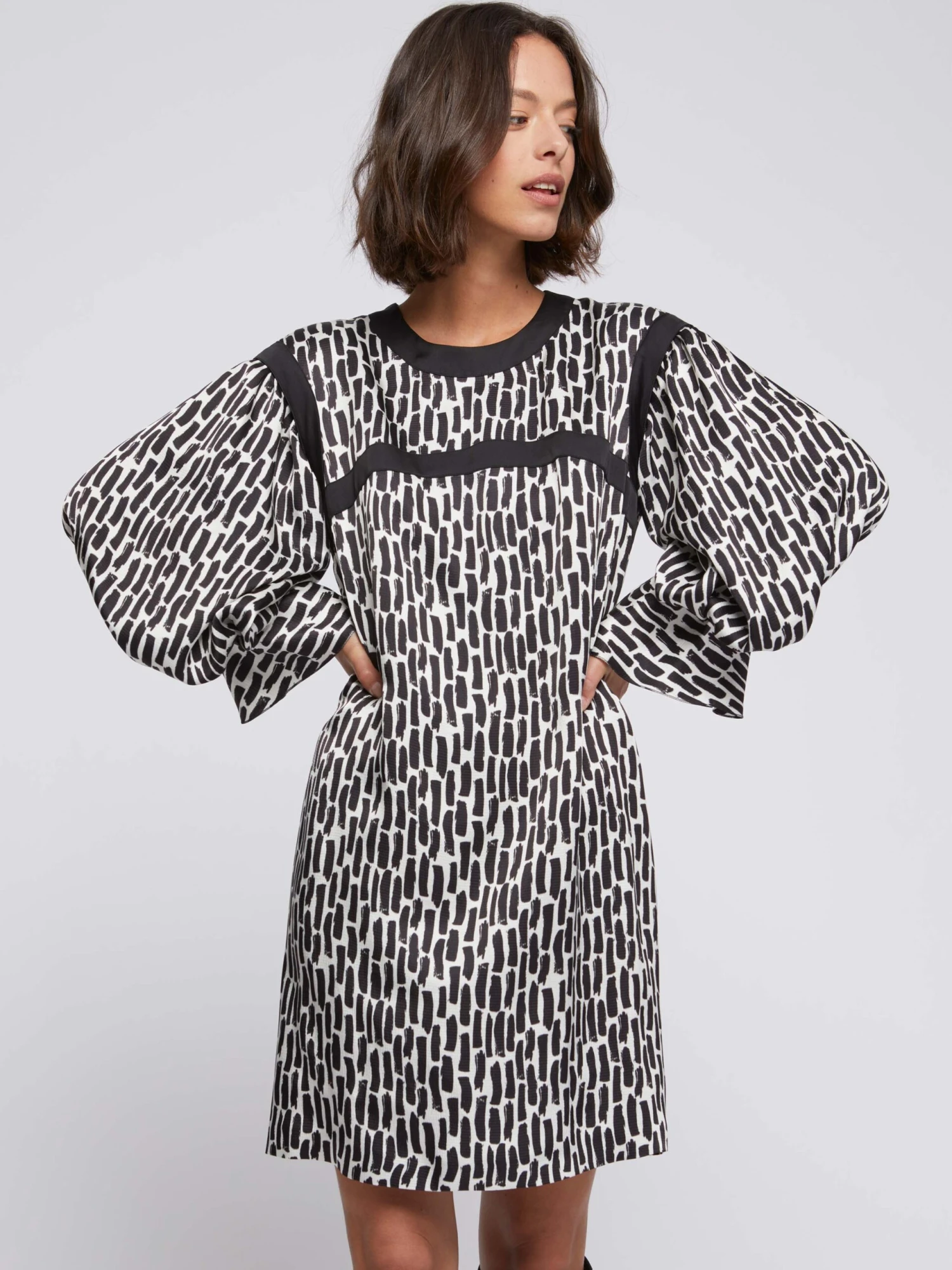 PAULE KA Robe Imprimé Coups De Pinceau En Viscose 3 PAULE KA Robe Imprimé Coups De Pinceau En Viscose – Image 3