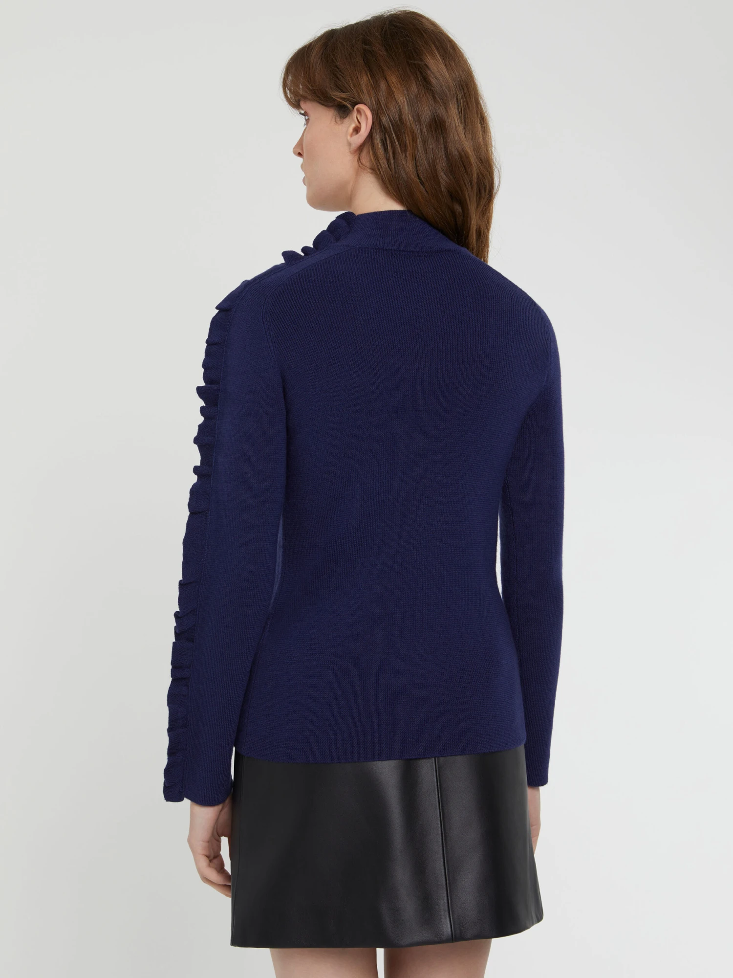 PAULE KA Pull Col Roulé à Volants En Laine Mérinos 4 PAULE KA Pull Col Roulé à Volants En Laine Mérinos – Image 4