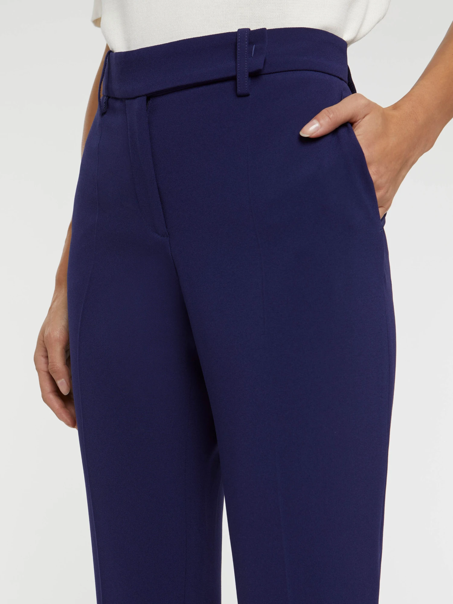 PAULE KA Pantalon Cigarette 7/8ème En Crêpe Envers Satin 2 PAULE KA Pantalon Cigarette 7/8ème En Crêpe Envers Satin – Image 2