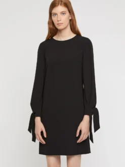 PAULE KA Robe Droite à Nœuds En Crêpe Envers Satin -PAULE KA Boutique paule ka 22E180R12 999 3 scaled