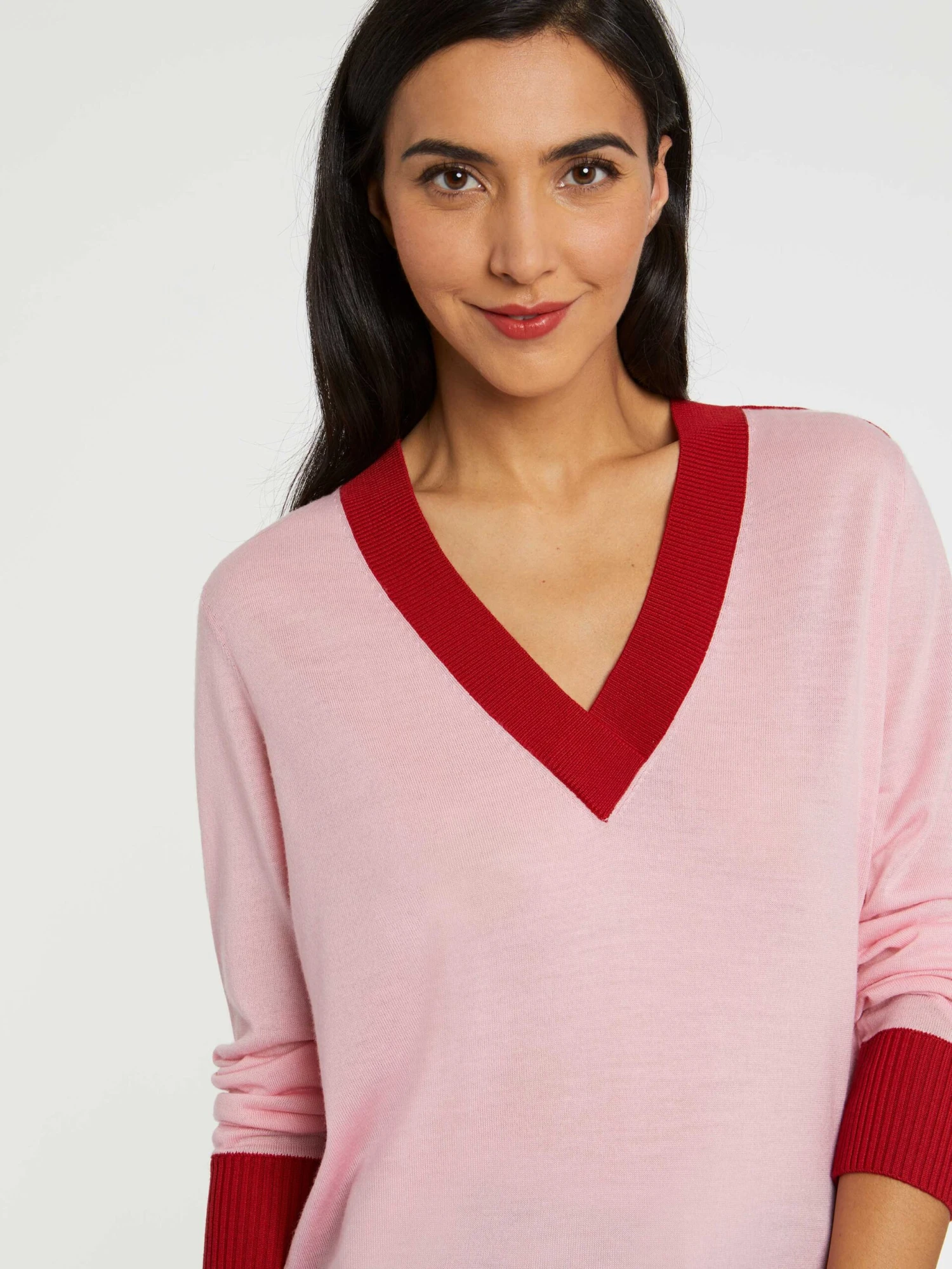 PAULE KA Pull Col V En Laine Mérinos 2 PAULE KA Pull Col V En Laine Mérinos – Image 2