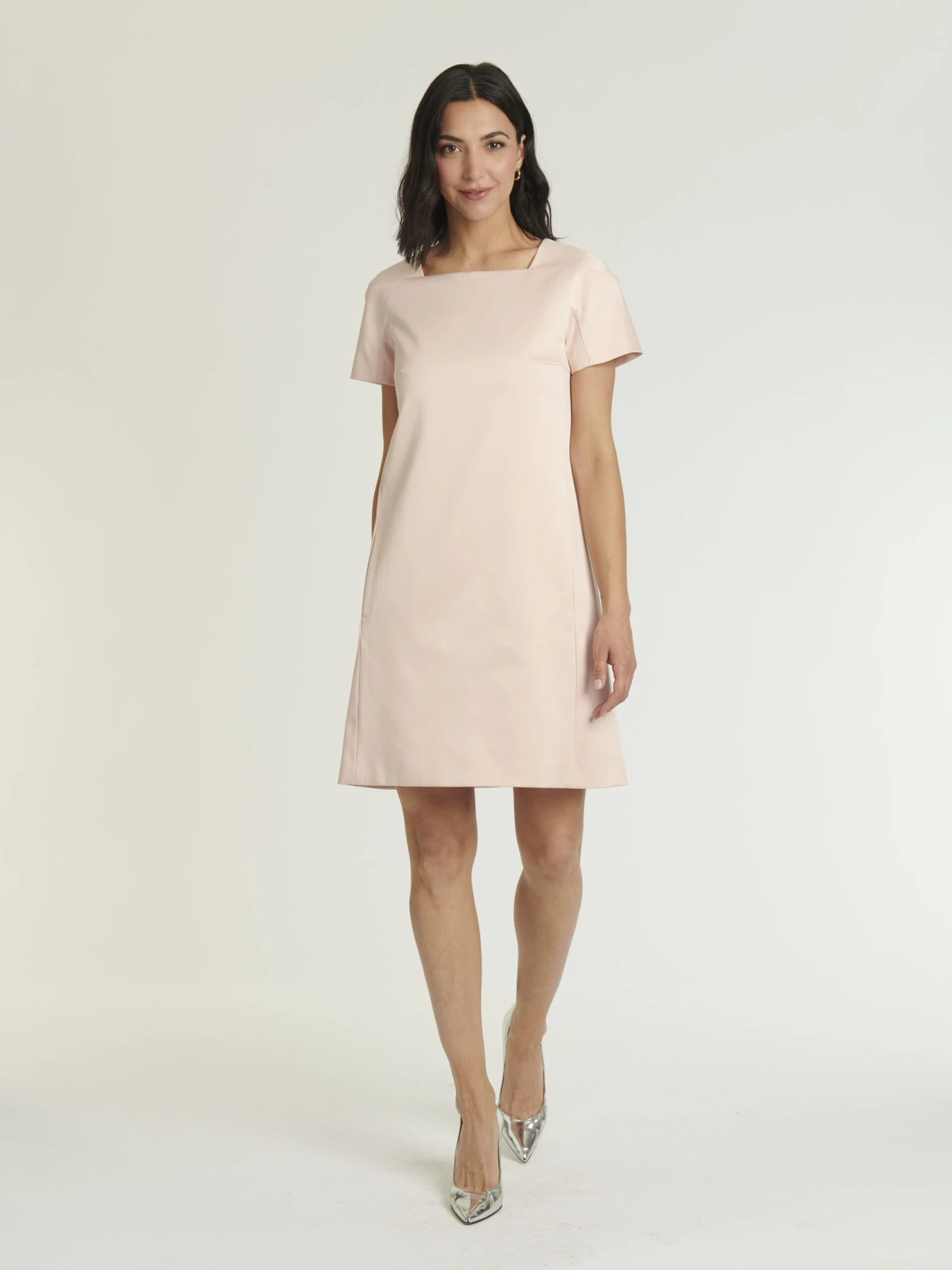 PAULE KA ROBE COURTE EN SATIN DUCHESSE 1 PAULE KA ROBE COURTE EN SATIN DUCHESSE