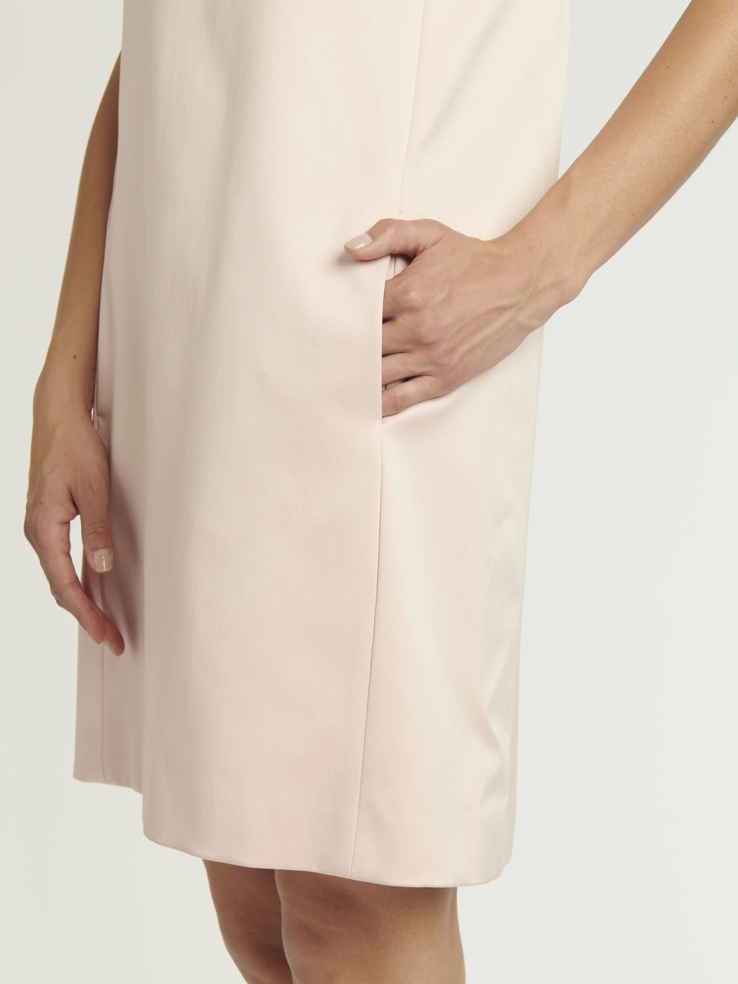 PAULE KA ROBE COURTE EN SATIN DUCHESSE 2 PAULE KA ROBE COURTE EN SATIN DUCHESSE – Image 2